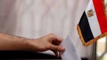 إقبال كثيف للمصريين في الرياض على التصويت بجولة الإعادة بانتخابات النواب إقبال كثيف للمصريين في الرياض على التصويت بجولة الإعادة بانتخابات النواب