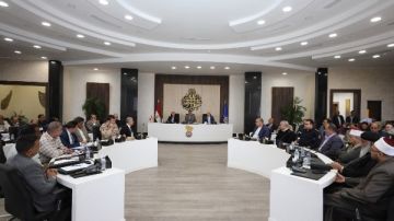 محافظ أسوان يوجه بالإسراع بمعدلات تنفيذ الخطة الاستثمارية للعام الحالى محافظ أسوان يوجه بالإسراع بمعدلات تنفيذ الخطة الاستثمارية للعام الحالى