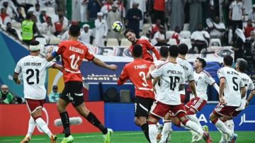 كأس العرب.. منتخب مصر يتعادل مع الإمارات في مباراة دراماتيكية والحسم في الجولة الأخيرة كأس العرب.. منتخب مصر يتعادل مع الإمارات في مباراة دراماتيكية والحسم في الجولة الأخيرة