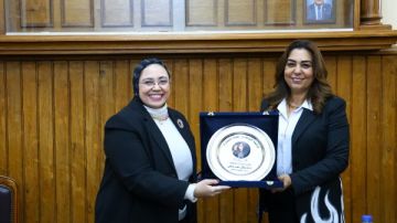 منال عوض: التعاون مع كلية التجارة جامعة القاهرة لتطوير فكر العاملين بالمحليات منال عوض: التعاون مع كلية التجارة جامعة القاهرة لتطوير فكر العاملين بالمحليات