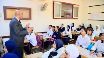 لمتابعة انضباط الدراسة جولة مفاجئة لوزير التعليم بعدد من المدارس بالجيزة