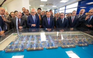 مصر.. بدء التشغيل التجريبي للمرحلة الأولى من محطة البحر الأحمر لتداول الحاويات مصر.. بدء التشغيل التجريبي للمرحلة الأولى من محطة البحر الأحمر لتداول الحاويات