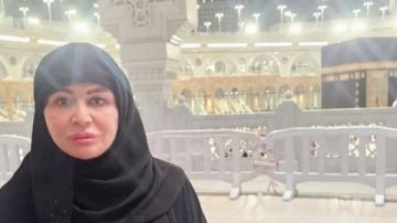 إلهام شاهين تختتم رحلتها إلى السعودية بأداء مناسك العمرة إلهام شاهين تختتم رحلتها إلى السعودية بأداء مناسك العمرة