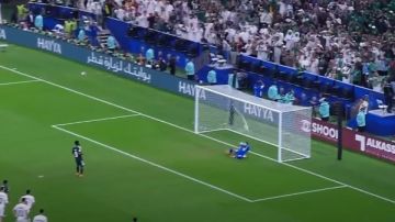 فراس البريكان يسجل الهدف الأول للسعودية في مرمى فلسطين بربع نهائي كأس العرب فراس البريكان يسجل الهدف الأول للسعودية في مرمى فلسطين بربع نهائي كأس العرب