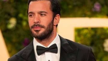 النجم التركي باريش أردوتش: أغاني شيرين ترافقني دائما.. وصوتها يمنحني الهدوء ويلامس إحساسي النجم التركي باريش أردوتش: أغاني شيرين ترافقني دائما.. وصوتها يمنحني الهدوء ويلامس إحساسي