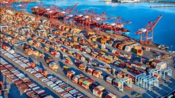 تداول 16 ألف طن بضائع عامة ومتنوعة بموانئ البحر الأحمر