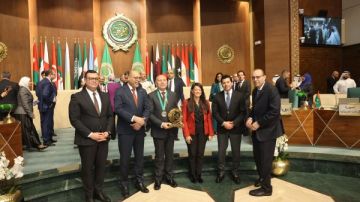 وزير الشباب والرياضة يشهد حفل توزيع جوائز التميز الحكومي العربي وزير الشباب والرياضة يشهد حفل توزيع جوائز التميز الحكومي العربي