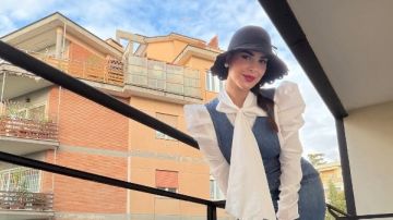 نورهان منصور تخطف الأنظار بإطلالتها فى البلكونة