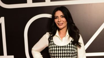 قلة أدب وتربص وتصيد .. نجوم وإعلاميون يدعمون منى زكي بعد الهجوم عليها بسبب فيلم الست