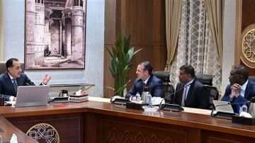 مدبولي يلتقي مسؤولين بشركة شيفرون لبحث تعزيز الاستثمارات البترولية في مصر مدبولي يلتقي مسؤولين بشركة شيفرون لبحث تعزيز الاستثمارات البترولية في مصر