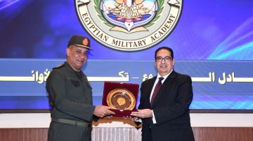 الأكاديمية العسكرية المصرية تنظم حفل إنتهاء دورة تعايش طلبة جامعة القاهرة