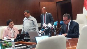 نفي واعتراف وطمأنة.. تفاصيل مؤتمر وزير الصحة عن الوضع الوبائي في مصر نفي واعتراف وطمأنة.. تفاصيل مؤتمر وزير الصحة عن الوضع الوبائي في مصر