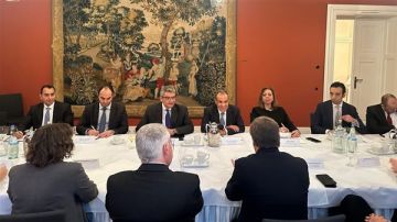 وزير الخارجية يناقش مع أعضاء البرلمان الألماني التحديات الجيو-سياسية بالمنطقة