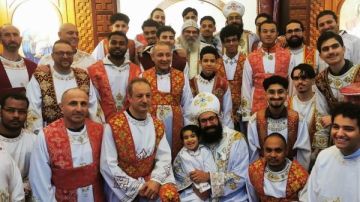 الأنبا أباكير يصلي قداس الأحد الأول من كيهك ويرسم شمامسة بالسويد الأنبا أباكير يصلي قداس الأحد الأول من كيهك ويرسم شمامسة بالسويد