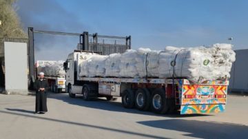 بيت الزكاة يعلن دخول الدفعة الثانية من قافلة الإغاثية إلى أشقائنا في غزة اليوم بيت الزكاة يعلن دخول الدفعة الثانية من قافلة الإغاثية إلى أشقائنا في غزة اليوم