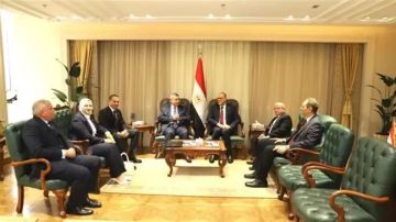 وزير العمل يستقبل وفد مكتب لجنة الطاقة والبيئة والقوى العاملة بمجلس الشيوخ وزير العمل يستقبل وفد مكتب لجنة الطاقة والبيئة والقوى العاملة بمجلس الشيوخ