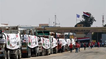 أونروا: 6 آلاف شاحنة مساعدات عالقة على أبواب غزة والشتاء يفاقم معاناة النازحين أونروا: 6 آلاف شاحنة مساعدات عالقة على أبواب غزة والشتاء يفاقم معاناة النازحين