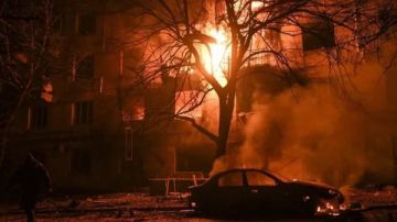 حطام مسيرة أوكرانية يتسبب في اندلاع حريق بمصفاة سلافيانسك الروسية