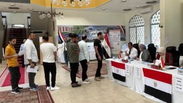 كاتب صحفي: متابعة دقيقة لتصويت المصريين بالخارج وجولات الإعادة فيديو