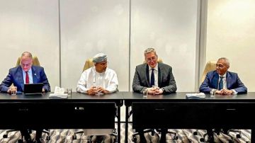 وزير البترول يبحث تعميق التعاون مع نفط عمان ويشيد بانضمام بتروجيت وزير البترول يبحث تعميق التعاون مع نفط عمان ويشيد بانضمام بتروجيت