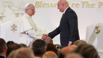 البابا ليو في بيروت: رسالة مصالحة للبنانيين ودعم صريح لحل الدولتين