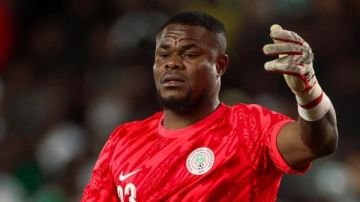 صدمة لنيجيريا قبل أمم أفريقيا.. شكوك كبيرة حول لحاق الحارس ستانلي نوابيلي بالنهائيات صدمة لنيجيريا قبل أمم أفريقيا.. شكوك كبيرة حول لحاق الحارس ستانلي نوابيلي بالنهائيات