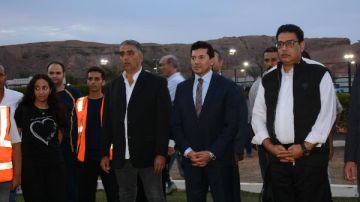 وزير الشباب يتفقد نادي شرم الشيخ الرياضي ويفتتح ملاعب بادل تنس