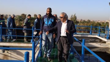 تفقد ميداني لرئيس شركة الصرف الصحي بالإسكندرية لمحطة معالجة أبيس 10