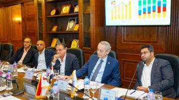 جمعية رجال أعمال إسكندرية تستقبل وفد وزارة التجارة والصناعة السنغافورية لبحث آفاق التعاون المشترك جمعية رجال أعمال إسكندرية تستقبل وفد وزارة التجارة والصناعة السنغافورية لبحث آفاق التعاون المشترك