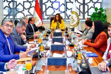 منال عوض تلتقي عددا من المستثمرين لبحث الاستثمار المستدام بالمحميات الطبيعية صور منال عوض تلتقي عددا من المستثمرين لبحث الاستثمار المستدام بالمحميات الطبيعية صور