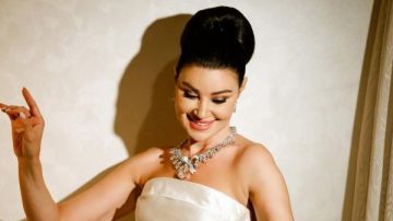 أروي جودة تخطف أنظار جمهورها بصورة جديدة من حفل زفافها أروي جودة تخطف أنظار جمهورها بصورة جديدة من حفل زفافها