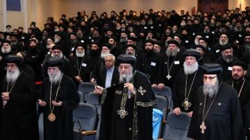 البابا تواضروس يلتقي كهنة الرعاية الاجتماعية بإيبارشيات الوجه القبلي صور