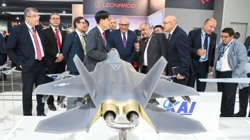 رئيس العربية للتصنيع يكشف عن أحدث المدرعات والطائرات المسيرة المصرية (حوار) رئيس العربية للتصنيع يكشف عن أحدث المدرعات والطائرات المسيرة المصرية (حوار)