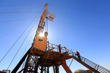 لندن تستثني عمليات روس نفط في مشروع ضخم في مصر من العقوبات