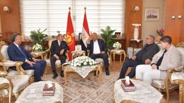 محافظ بورسعيد يجتمع بـ كامل أبو علي قبل تأسيس شركة الكرة بالمصري محافظ بورسعيد يجتمع بـ كامل أبو علي قبل تأسيس شركة الكرة بالمصري