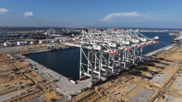 وزارة النقل تستعرض تقدم أعمال محطة حاويات تحيا مصر 1 بميناء دمياط