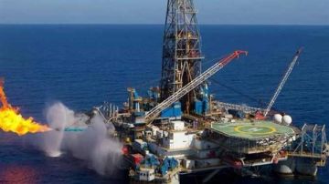 توقعات بإبرام إسرائيل اتفاقية الغاز مع مصر قريبا.. هل خضع نتنياهو للضغط الأمريكي؟ عاجل توقعات بإبرام إسرائيل اتفاقية الغاز مع مصر قريبا.. هل خضع نتنياهو للضغط الأمريكي؟ عاجل