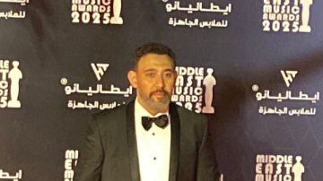 عمرو مصطفى أول الحضور لتكريمه في حفل الميما بالتجمع الخامس