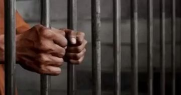 السجن المؤبد لـ3 متهمين أطلقوا النيران على طفل بقنا