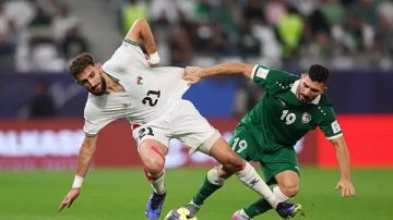 بعد العودة لـ var .. الحكم يرفض احتساب ركلة جزاء لـ سوريا أمام فلسطين بعد العودة لـ var .. الحكم يرفض احتساب ركلة جزاء لـ سوريا أمام فلسطين