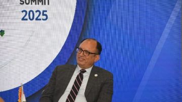 رئيس جامعة العاصمة في قمة التكنولوجيا والأعمال الدولية 2025 : الإصلاح في أي مجال لا يمكن أن يتحقق إلا من خلال التعليم رئيس جامعة العاصمة في قمة التكنولوجيا والأعمال الدولية 2025 : الإصلاح في أي مجال لا يمكن أن يتحقق إلا من خلال التعليم