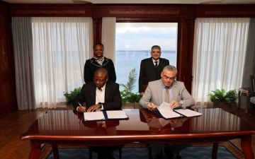 قناة السويس توقع مذكرة تفاهم مع هيئة الموانئ الناميبية للتعاون بتطوير الموانئ قناة السويس توقع مذكرة تفاهم مع هيئة الموانئ الناميبية للتعاون بتطوير الموانئ