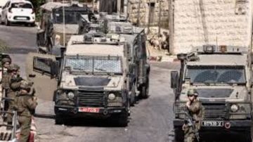 قوات الاحتلال الإسرائيلي تقتحم بلدة حزما شمال القدس قوات الاحتلال الإسرائيلي تقتحم بلدة حزما شمال القدس