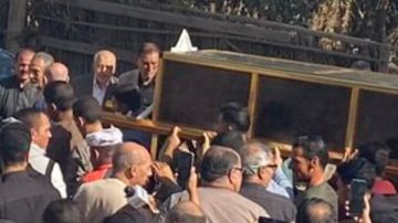 البلد كلها حزينة.. تشييع جثمان الحاجة سبيلة بمسقط رأسها بالدقهلية البلد كلها حزينة.. تشييع جثمان الحاجة سبيلة بمسقط رأسها بالدقهلية