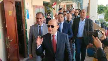 هادئة ومنتظمة.. محافظ كفر الشيخ يتفقد عددا من اللجان الانتخابية صور هادئة ومنتظمة.. محافظ كفر الشيخ يتفقد عددا من اللجان الانتخابية صور