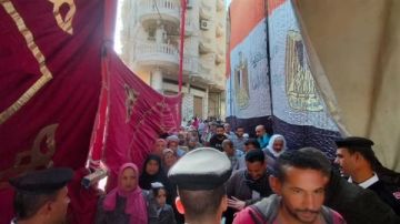 انتخابات الدوائر الملغاة.. إقبال الناخبين بلجان دمنهور للتصويت في انتخابات النواب