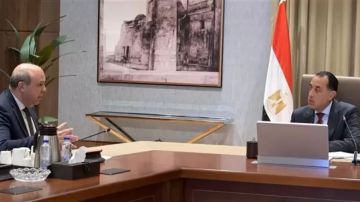 رئيس الوزراء يؤكد: الدولة حريصة على النهوض بقطاع الطيران المدني رئيس الوزراء يؤكد: الدولة حريصة على النهوض بقطاع الطيران المدني