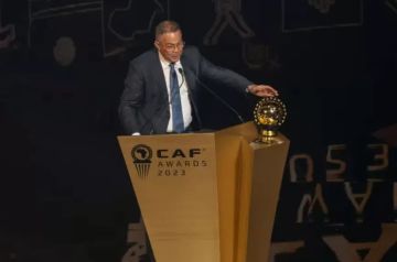 فوزي لقجع.. أقترح تنظيم بطولة في كرة القدم بين إفريقيا وأوروبا فوزي لقجع.. أقترح تنظيم بطولة في كرة القدم بين إفريقيا وأوروبا