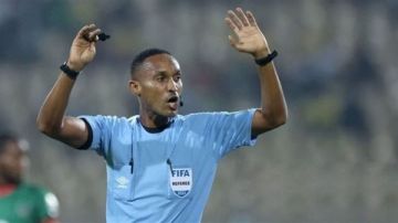 كاف يكشف عن حكم مباراة مصر وجنوب إفريقيا في كأس الأمم الإفريقية