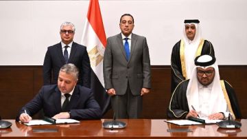 رئيس الوزراء يشهد توقيع عقد مشروع شركة المانع القابضة القطرية لإنتاج وقود الطائرات المستدام بالسخنة رئيس الوزراء يشهد توقيع عقد مشروع شركة المانع القابضة القطرية لإنتاج وقود الطائرات المستدام بالسخنة